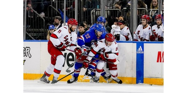 Les Hurricanes de la Caroline remportent quatre victoires consécutives pour la première fois cette saison